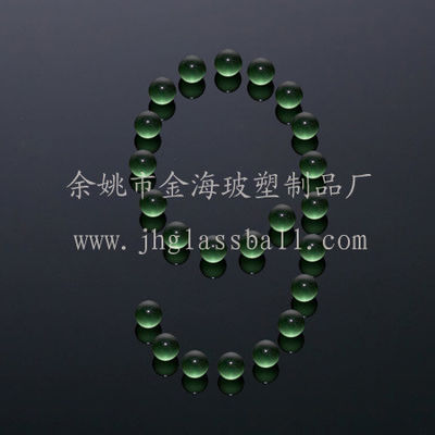 Esferas de vidro verde transparente com G100 Prime Soda Lime Customization